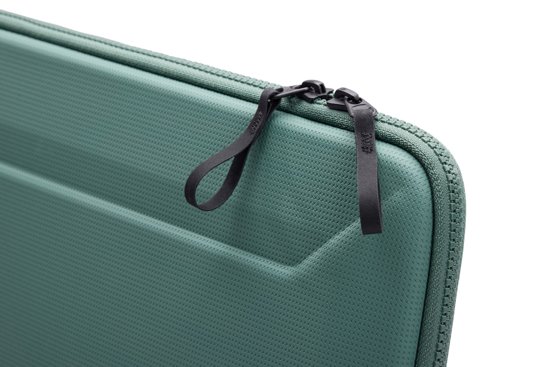 Gauntlet 5 16" Macbook Sleeve - Hazy Green