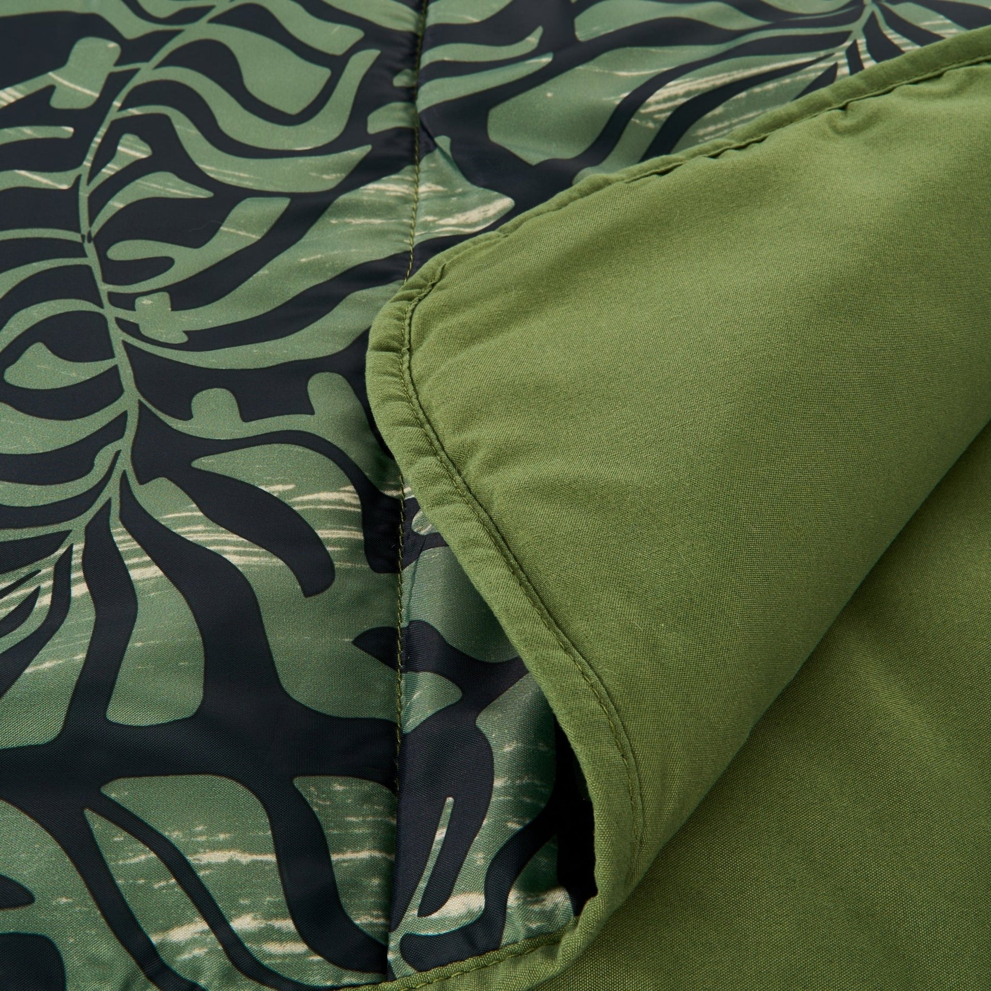 KELTY Biggie Blanket Fern - MW Direct