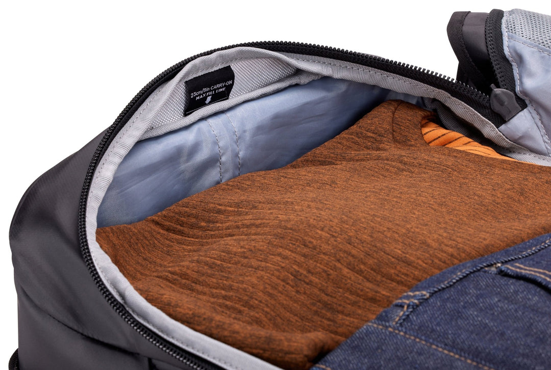 THULE Chasm 40L Wheeled Carry - On Duffel - MW Direct