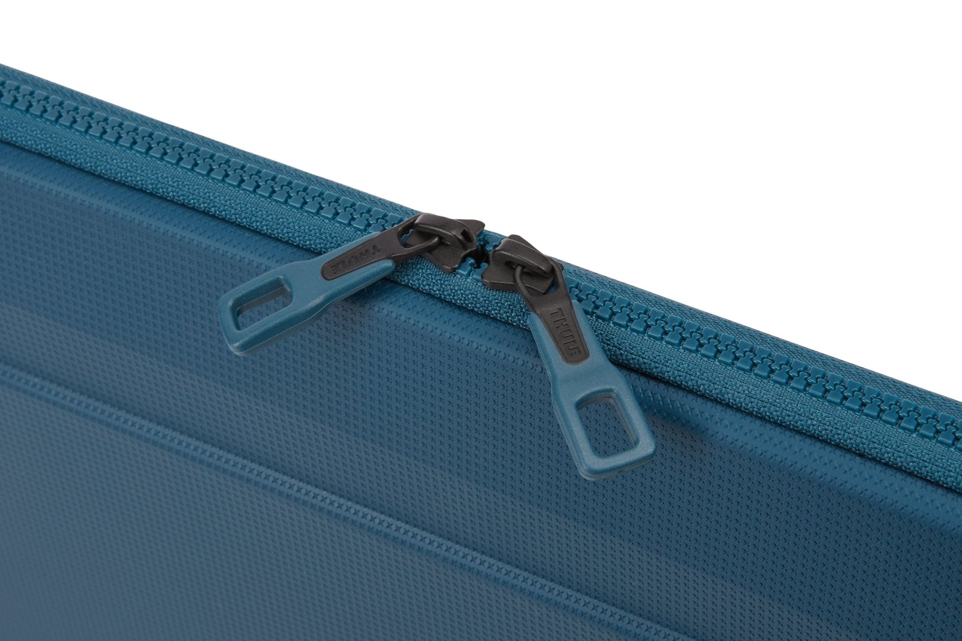 THULE Gauntlet Macbook Pro� Sleeve 16" - MW Direct