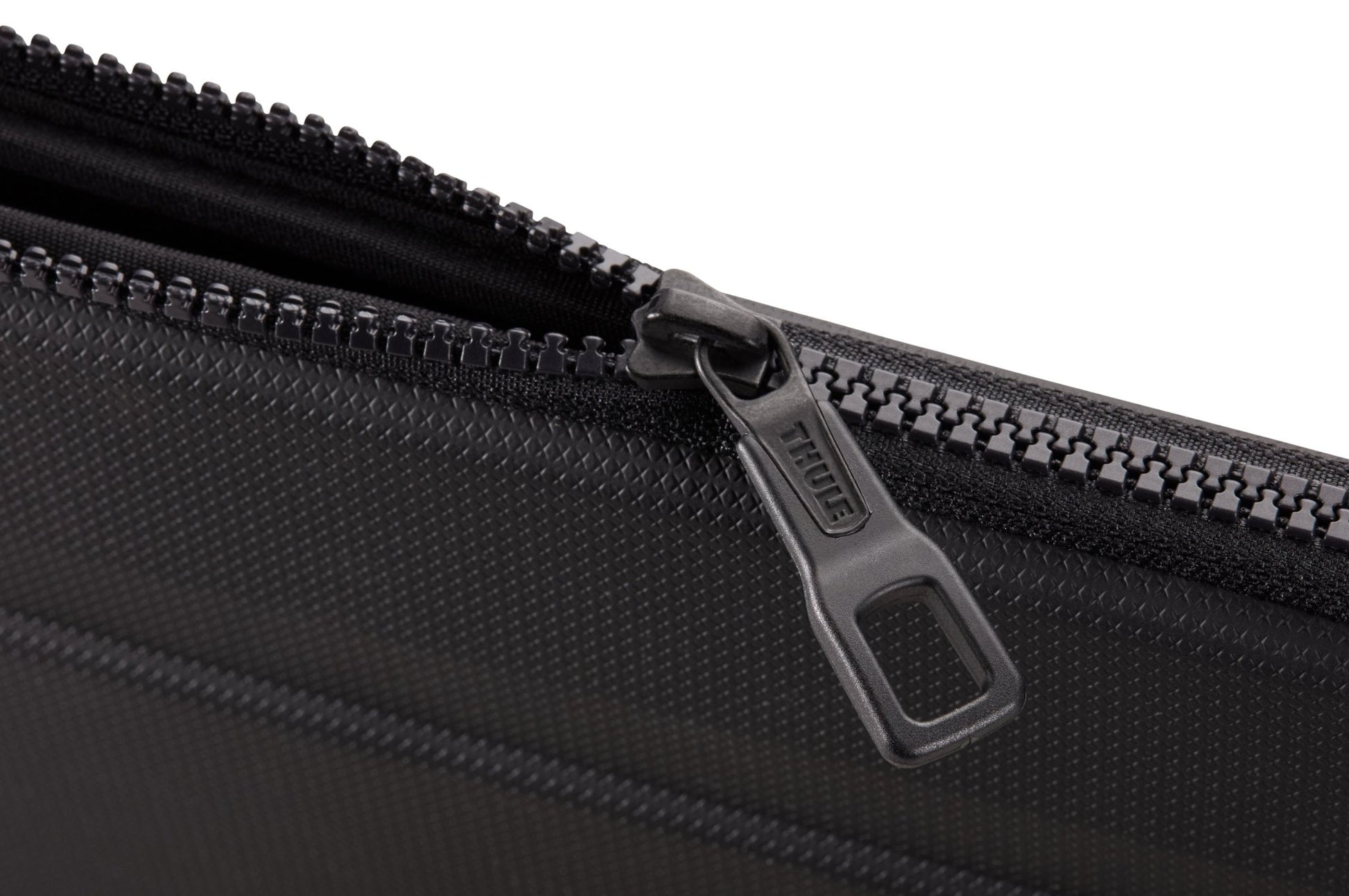 THULE Gauntlet Macbook Pro� Sleeve 16" - MW Direct