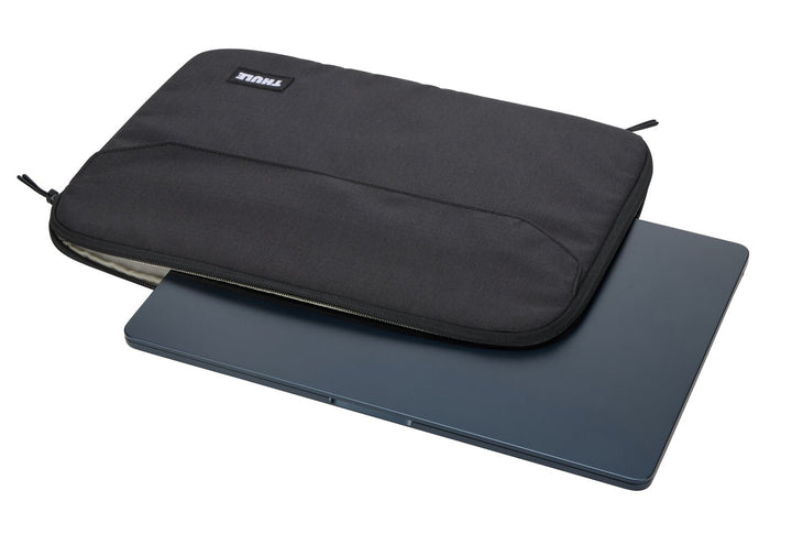 Thule Lithos Sleeve MacBook Air 15" - Black - MW Direct