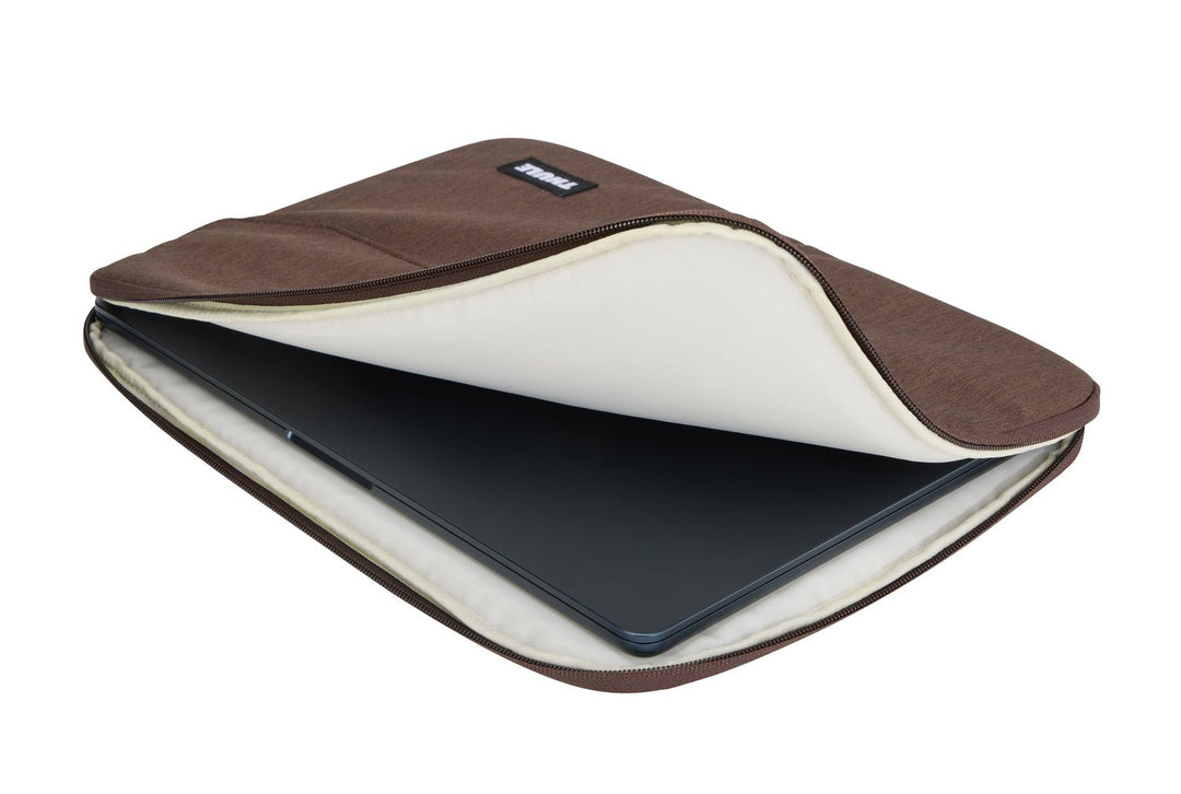 Thule Lithos Sleeve MacBook Air 15" - Brown - MW Direct