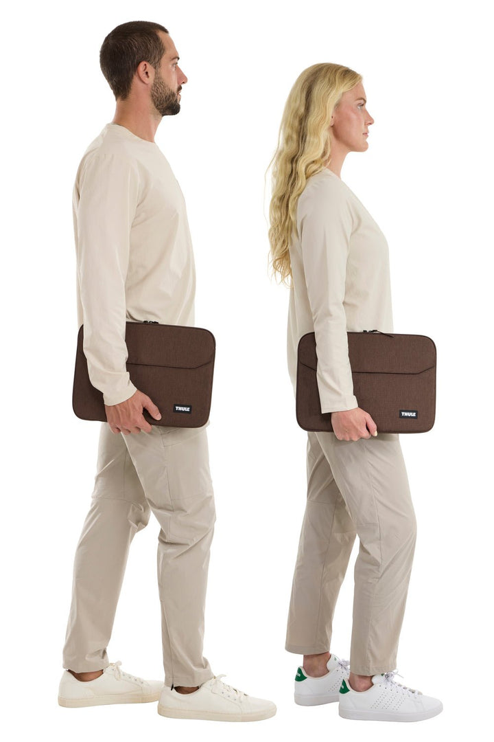 Thule Lithos Sleeve MacBook Air 15" - Brown - MW Direct