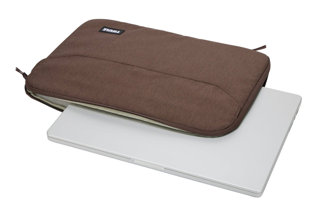 Thule Lithos Sleeve MacBook Pro 16" - Brown - MW Direct