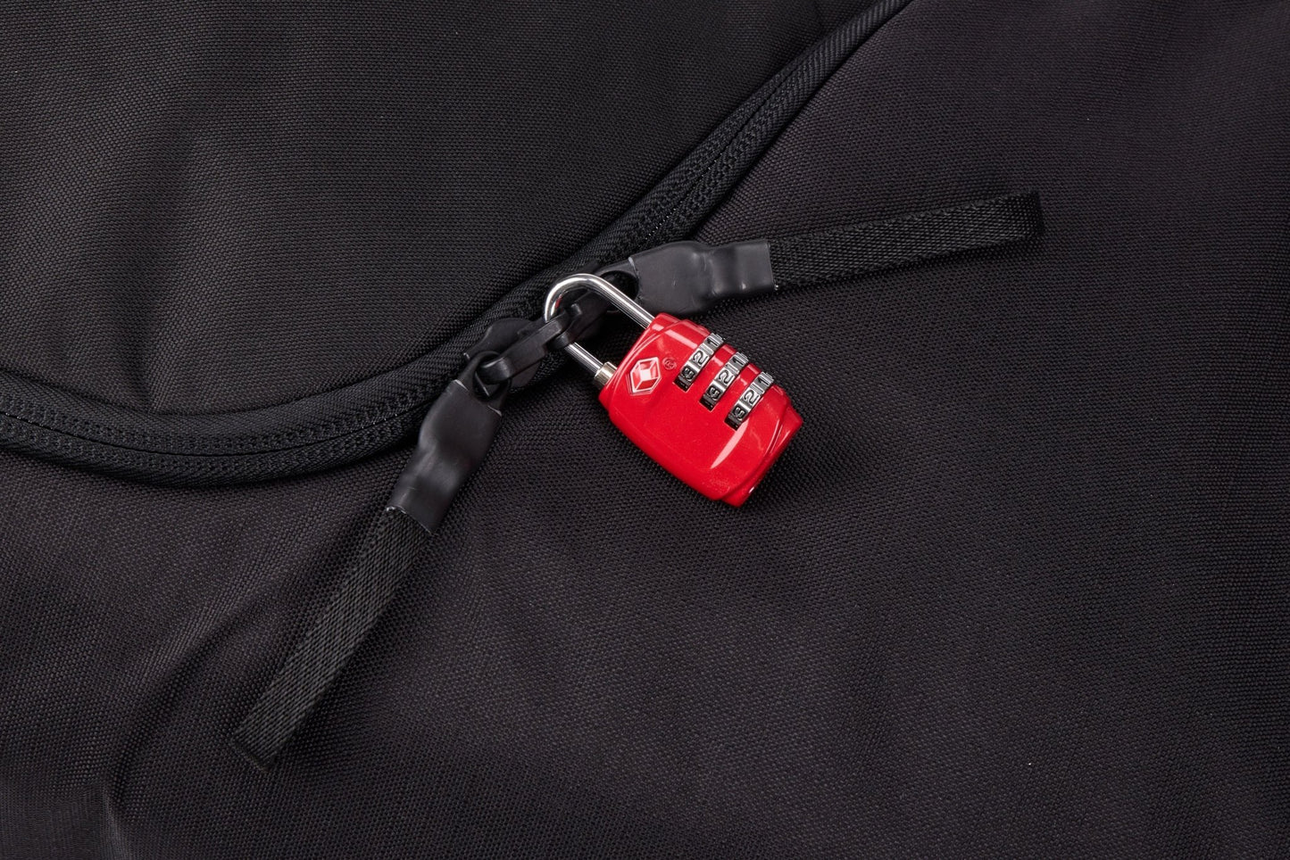 THULE Roundtrip Snowboard Bag 165cm Black - MW Direct